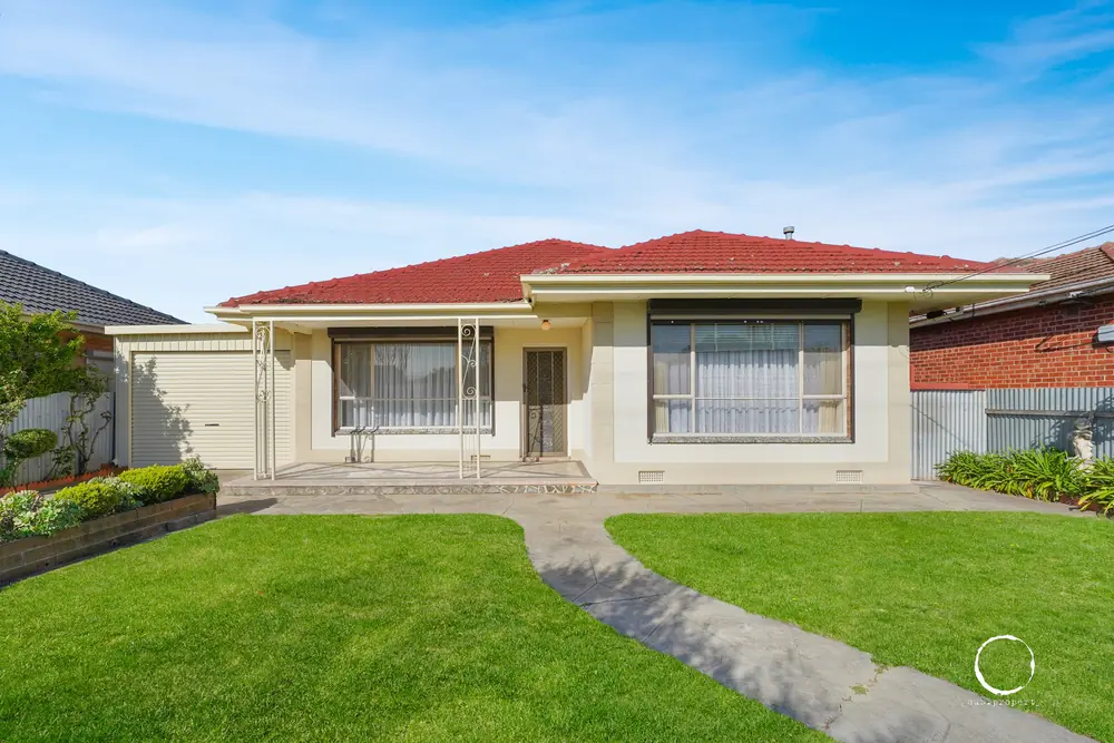 18 Wanda Avenue, Findon, SA 5023 - photo 1